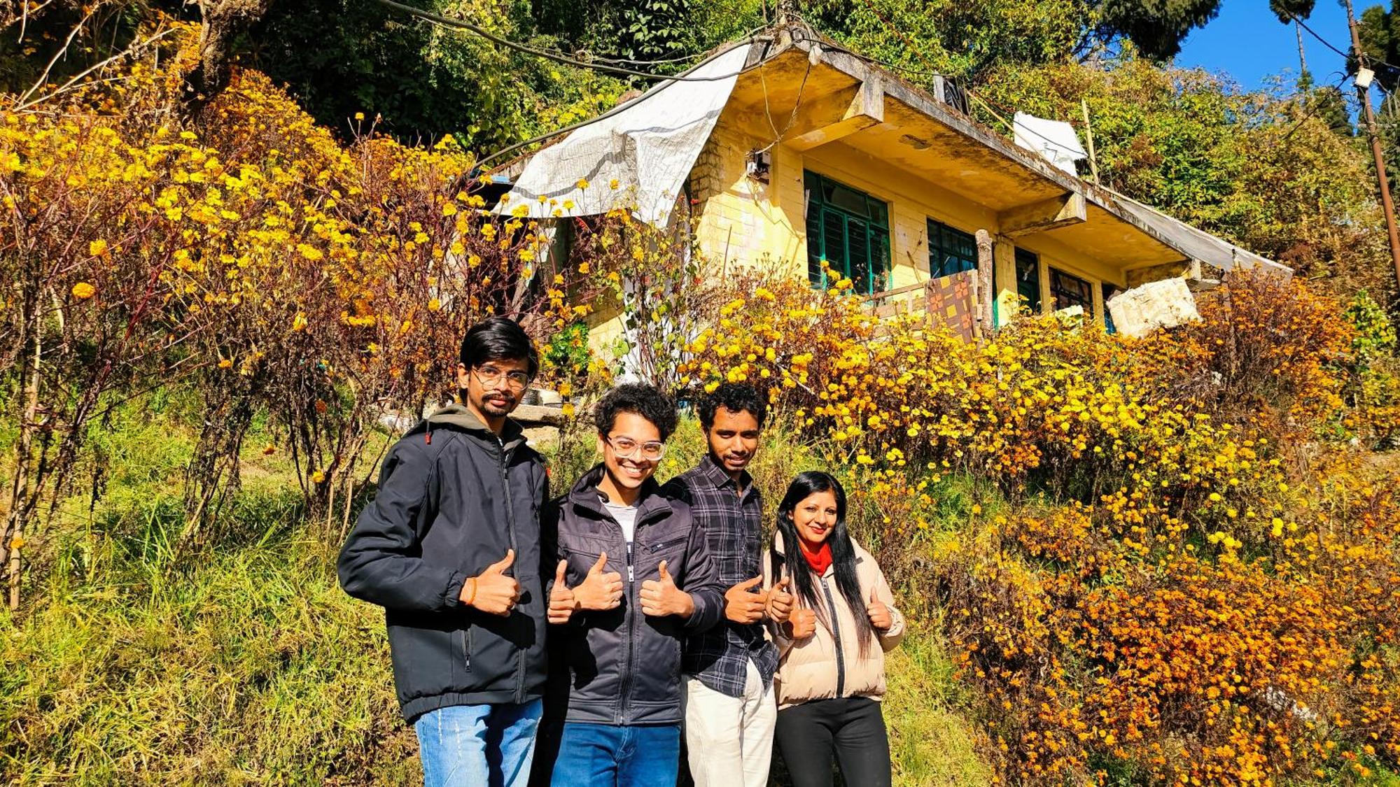 Pathi Bunkers Hostel Darjeeling  Exterior photo